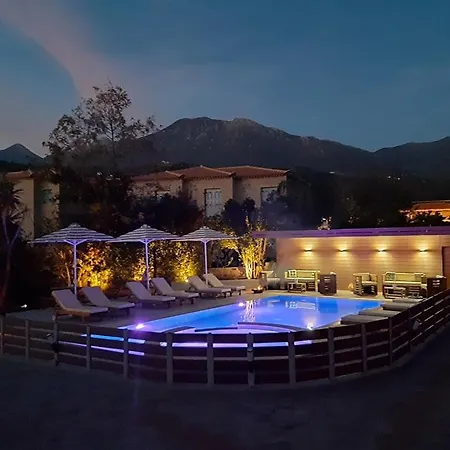 Athina アパートホテル 4*