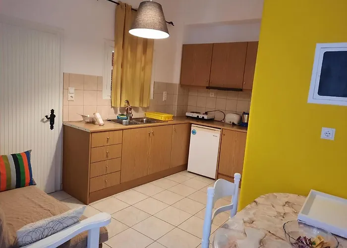 Athina アパートホテル Stoúpa