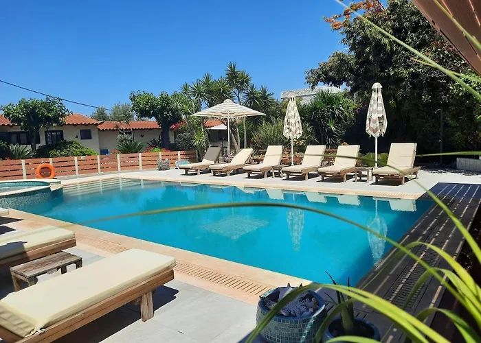 アパートホテル Athina Stoúpa