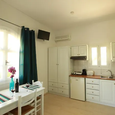 Athina Aparthotel *