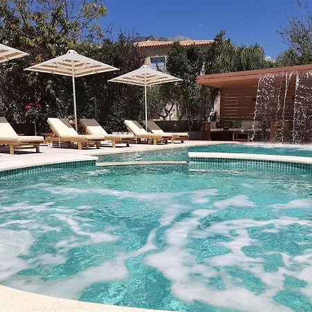 Aparthotel Athina Stoúpa