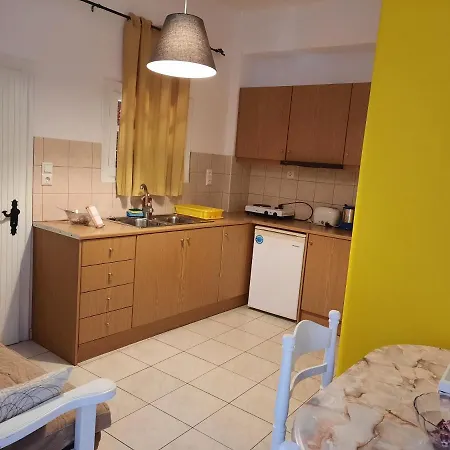 Athina Aparthotel Stoúpa