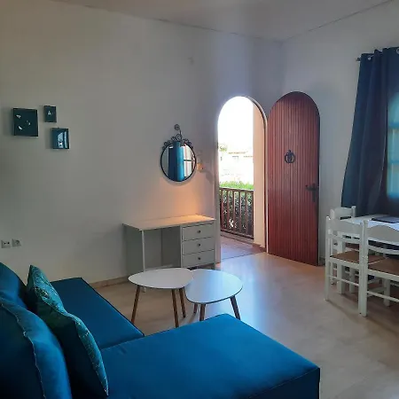Ξενοδοχείο με διαμερίσματα Athina 4*