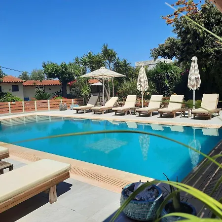 Aparthotel Athina Stoúpa