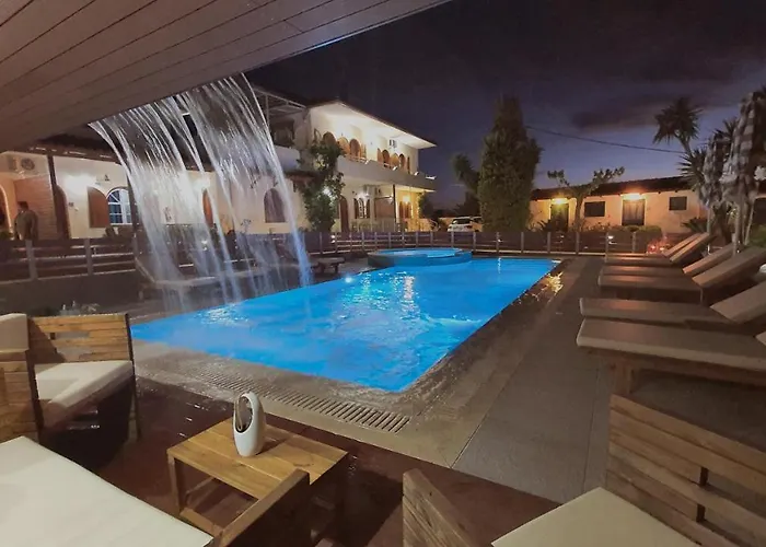 Athina Lejlighedshotel Stoúpa