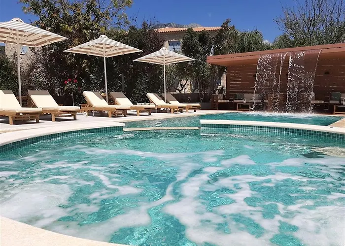 Apart Otel Athina Stoúpa